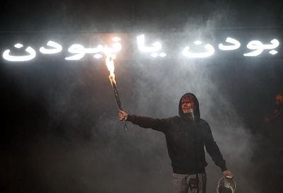 سطل های خونی که از مرگ خبر می دهند / نگاهی به نمایش "هملت" به کارگردانی کریستوفر روپینگ از آلمان
